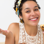 Comendo panetone sem glúten.